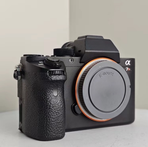 กล้องมิเรอร์เลสฟูลเฟรม A7R2 ราคาประหยัด พร้อมการ์ด SD เซ็นเซอร์ CMOS ถ่ายวิดีโอ 4K มือสอง - Product Image 2