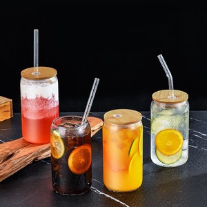 Gran oferta, vaso moderno de vidrio de borosilicato de 16oz con tapa de bambú y taza de sublimación en forma de lata de cerveza de paja para bares de fiestas - Product Image 1