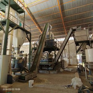 เครื่องผลิตอาหารสัตว์แบบวงแหวน SZLH350 สำหรับอุตสาหกรรม สายการผลิต 3-5 ตันต่อชั่วโมง จากโรงงานโดยตรง - Product Image 3