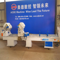 Fraiseuses CNC à 4 axes de haute qualité pour profilés en aluminium Centre d'usinage CNC de haute précision