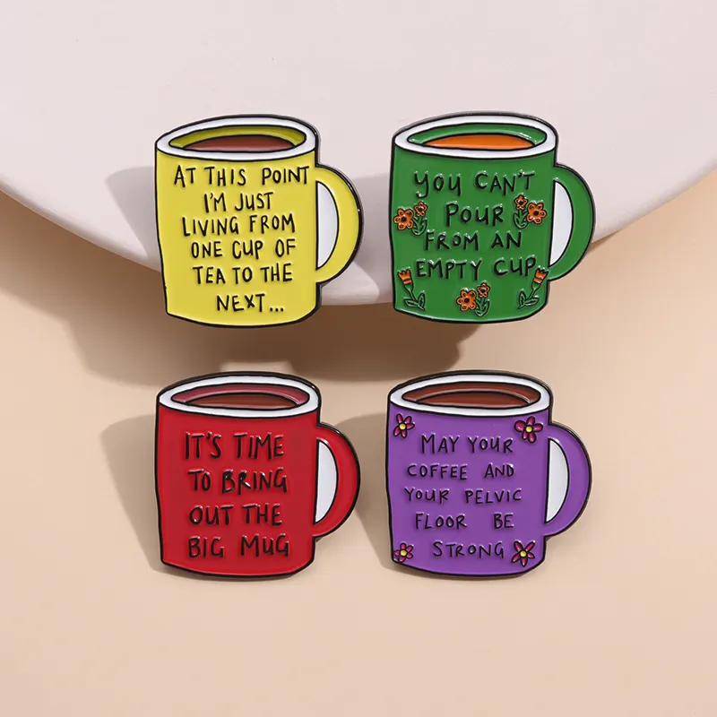 Kahve kupalar broş özel renkli bardak yaka rozetleri komik tırnaklar karikatür metal yumuşak emaye pimleri