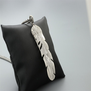 yunnique <b>Feather</b> Pendant Necklace Stainless Steel Unisex Gift Jewelry Fashionable Silver <b>Black</b> Design - Product Image 3
