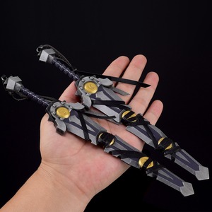 22cm 255g Mini giocattoli in lega <span class=keywords><strong>di</strong></span> zinco arma in metallo decorazione Warcraft spada a due mani l'ultima battaglia - Product Image 2