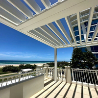 Pergola bioclimatique motorisée moderne certifiée CE, sur mesure, imperméable, en aluminium, avec toit à lames, pour jardin extérieur