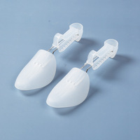 Vente en gros d'accessoires pour chaussures Support de chaussure Stretcher Expander réglable en plastique anti-pli Chaussure Stretcher