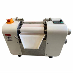 Machine à broyer à trois rouleaux de type laboratoire avec rouleaux en acier inoxydable, moteur et roulement pour la transformation alimentaire 220V/380V - Product Image 1