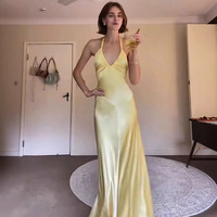 Robe longue jaune en satin d'acétate pour femme, coupe biais sexy, dos nu, élégante et amincissante, idéale pour les soirées d'été