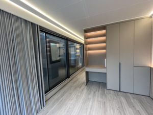 Maison conteneur <span class=keywords><strong>de</strong></span> luxe extensible 20/40 pieds à 3 chambres, unité mobile pliable avec terrasse, bureau/résidence, résistante aux tremblements <span class=keywords><strong>de</strong></span> terre et au vent - Product Image 5