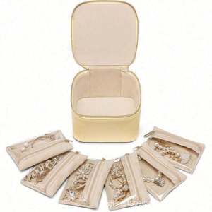 Estuche de Viaje para Joyas de Mujer con Exterior de Cuero, 6 Bolsillos de Terciopelo con Cierre para Guardar Aretes, Collares y Anillos - Product Image 4