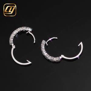 Boucles d'oreilles créoles de luxe en argent 925 plaqué rhodium avec moissanite ronde sertie griffe, bijoux de mariage pour femme - Product Image 4