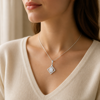 Pendentif Moissanite Couleur D 1 Carat avec Chaîne en Argent Pur, Poids Total 3.4G, Cadeau Idéal pour Rendez-vous Galants, Géométrie Classique