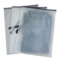 Sacs d'emballage en plastique givré biodégradable personnalisés en gros avec fermeture éclair transparente pour vêtements, t-shirts