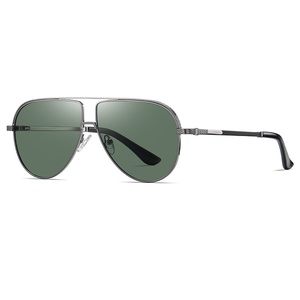 JS8540 Logo personalizzato all'ingrosso polarizzati occhiali da sole quadrati bianco metallo UV400 protezione Tac per la guida Logo personalizzabile <span class=keywords><strong>uomo</strong></span> - Product Image 5