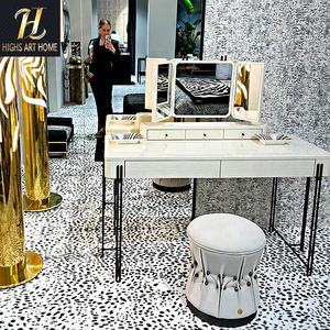 Mobilier de maison moderne Commode de luxe légère et luxueuse pour chambre à coucher avec cadre en bois blanc et miroir à led Commode en métal pour villa - Product Image 5