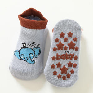 Calcetines de Osito para Niños con Agarre, Adorable Diseño 3D, Envoltorio de Regalo Gratis, ¡Gran Venta!, Antideslizantes - Product Image 6