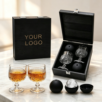 Coffret Cadeau de Whisky en Gros avec Verres Texturés à Pied de 250 ml et Moules à Glaçons Sphériques en Silicone de 2 Pouces pour Brandy, Cognac et Cocktails