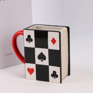 Tasse à café/thé en céramique Redeco motif damier carré, motif cartes à jouer et roses, cadeau, vente en gros, logo personnalisé - Product Image 3