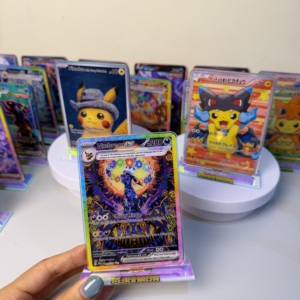 Nouvelle boîte de présentation rectangulaire <span class=keywords><strong>en</strong></span> acrylique pour cartes TCG Anime, effet laser <span class=keywords><strong>arc</strong></span>-<span class=keywords><strong>en</strong></span>-<span class=keywords><strong>ciel</strong></span>, impression UV double face, vente <span class=keywords><strong>en</strong></span> gros - Product Image 2