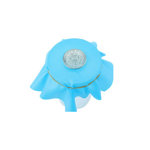 Accessoires de magie : Tour de magie de la pièce de monnaie traversant le film mince dans la tasse, format 15x15, pour close-up et scène, Marques indépendantes - Product Image 1