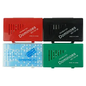 Fabbrica di domino Kaile con set di piastrelle domino a quattro colori in scatola di plastica di domino rosso verde blu e nero per il gioco d'azzardo