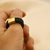 Bague en cuir véritable simple pour hommes en gros d'usine Fermoir en acier au silicone noir Anneaux en silicone