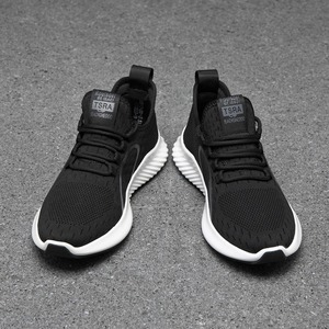 Chaussures décontractées pour hommes, nouvelle version coréenne d'automne, chaussures en mesh respirantes, chaussures de sport, chaussures à bout rond noires, chaussures tendance pour hommes - Product Image 4