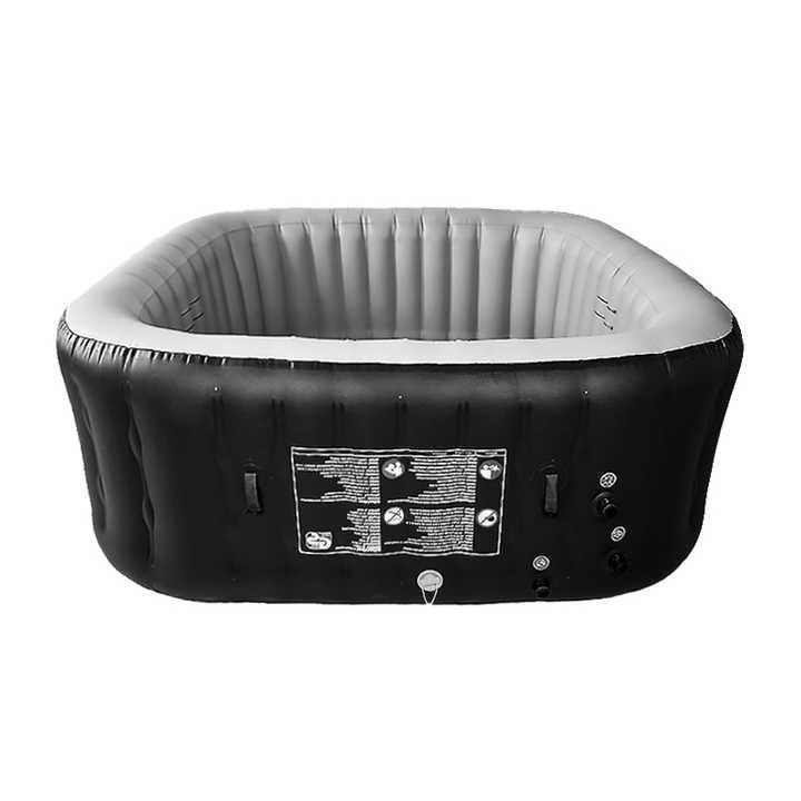 Negro cuadrado con bomba