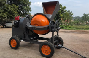 Bétonnière LOTUS 10/7 CFT avec moteur diesel 6 CV, moteur haute puissance, productivité de 4,5 m³/h, type à roues, trémie incluse - Product Image 3