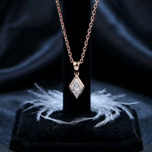 Collar con Colgante Solitario de Plata de Ley 925 con Corte Cometa, Diamante Cultivado en Laboratorio, Chapado en Oro Rosa, Joyería Fina, Regalo para Mujer - Product Image 4