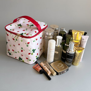 Women's <b>Large</b> Capacity Cosmetics Pouch High End Custom <b>Washing</b> <b>Bags</b> Embroidery Logo Zipper Pouch <b>Bags</b> for Travel - Product Image 1