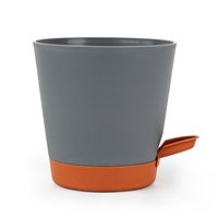 Pot de fleurs auto-arrosant en plastique PP moderne et durable, trous de drainage, capacité de 5,71 L, design minimaliste pour le jardinage à domicile au quotidien