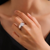 Bague ronde en zircon 5A en argent sterling 925 de haute qualité OEM Designer Bague de mariage unisexe en pierre CZ simple pour hommes
