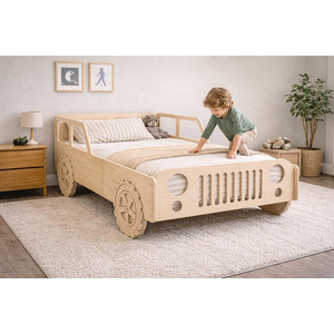 Letto a pavimento in legno per bambini, stile Montessori, a forma di auto, con sponde anticaduta per camerette di bambini e bambine - Product Image 1
