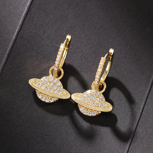 Pendientes colgantes Michael Fiedorczyk Gold Planet con incrustaciones de cristales de imitación para mujer, de lujo, para uso diario - Product Image 6