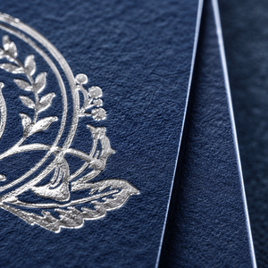 Suite d'invitations de <span class=keywords><strong>mariage</strong></span> personnalisées en carton bleu marine, menu, marque-place, carte de remerciement, impression UV feuille d'argent, soirée formelle de luxe - Product Image 4