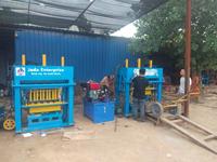 Machine manuelle hydraulique à moteur diesel populaire en RDCongo