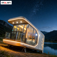 Maison conteneur capsule spatiale contemporaine et étanche, pod de luxe préfabriqué avec design extensible