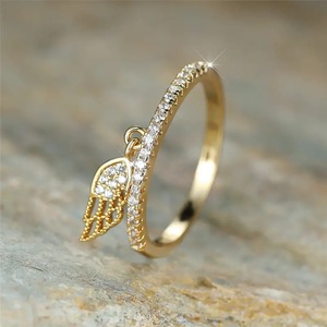 Anello con Ciondolo a Forma di Piuma per Donne, Elegante Gioiello da Dito alla Moda - Product Image 6