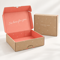 Boîte d'expédition pliable haut de gamme personnalisée, extérieur en kraft avec intérieur contrastant pour ensembles de vêtements