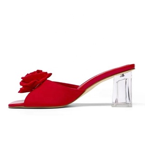 Sandalias de seda con flores para mujer, de punta cuadrada abierta, con tacones gruesos de cristal, cómodas mules de vestir - Product Image 1