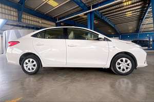 2022 седан Toyota YarisS S доступный седан премиум-класса, надежный б/у - Product Image 6