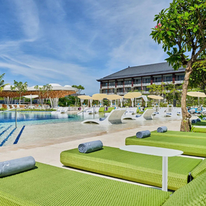 Ensemble <span class=keywords><strong>de</strong></span> chaises longues en rotin PE <span class=keywords><strong>pour</strong></span> hôtel, bord <span class=keywords><strong>de</strong></span> piscine, extérieur, resort, plage, patio, <span class=keywords><strong>jardin</strong></span> - Product Image 1