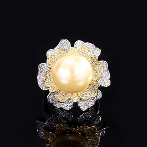 Anillo de Moda Ecológico de Cobre con Perla Blanca de 14MM, Bañado en Oro, Diseño de Flor en Dos Tonos, para Perlas Grandes, para Mujer - Product Image 4
