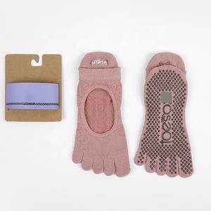 Venta al por mayor de Interior de cinco dedos Yoga Barre Medias Casual de corte bajo tobillo de punto calcetines de las mujeres de agarre antideslizante logotipo personalizado Pilates Calcetines - Product Image 3