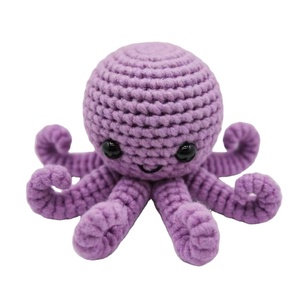 Juguete de Peluche de <span class=keywords><strong>Pulpo</strong></span> de Ganchillo de Algodón con Tentáculos Rayados, Amigurumi Hecho a Mano para Bebés - Product Image 1