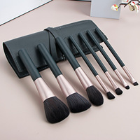 MARS Tools of Titan Ensemble de 8 pinceaux de maquillage avec support |   Pinceaux pour le visage et les yeux, poils en nylon ultra doux, pour le correcteur, format voyage