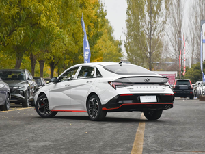 Hyundai <span class=keywords><strong>Elantra</strong></span> 2021 240TGDi DCT TOP Voiture d'occasion Prix de gros Transmission automatique Berline Norme d'émission Euro VI - Product Image 5