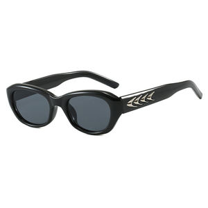 2025 barato de alta calidad nuevo marco pequeño gafas de sol moda Cool UV400 aleta de tiburón decoración gafas de sol de plástico para mujeres - Product Image 2