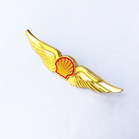 Épingles de drapeau national avec logo personnalisé Badges en métal plaqué or avec logo laser Émail doux imprimé UV Produit d'artisanat en métal