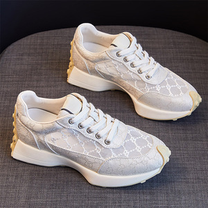 Nouvelles baskets décontractées grises monogramme en maille respirante à lacets style rétro plateforme 2026 - Product Image 2